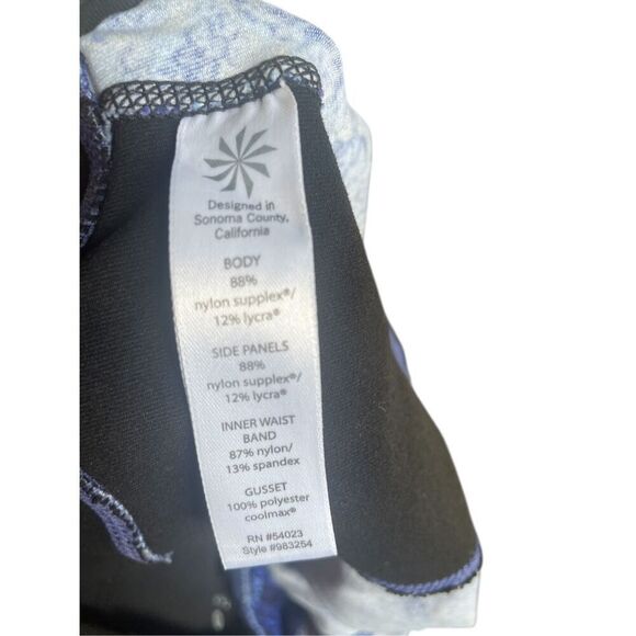 Athleta Cropped Leggings purple/ Black Floral M Yoga Sports Gym Running - Picture 6 of 11